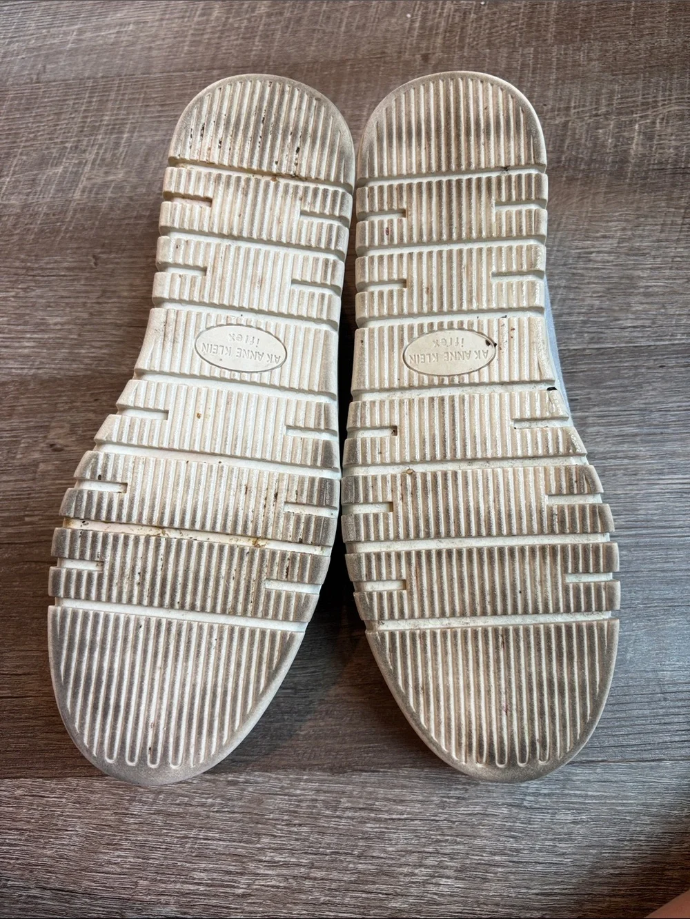 Anne Klein Livvey Suede Loafers Women’s 8.5 Light Gray Slip On